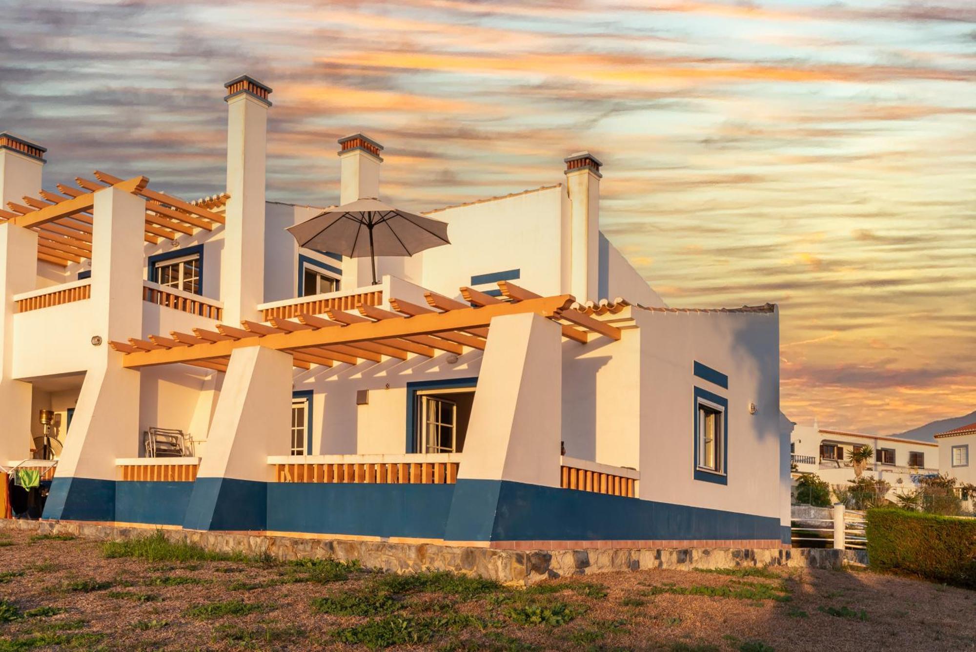 Sweet Home Arrifana // Beachhouse Praia da Arrifana Exterior photo